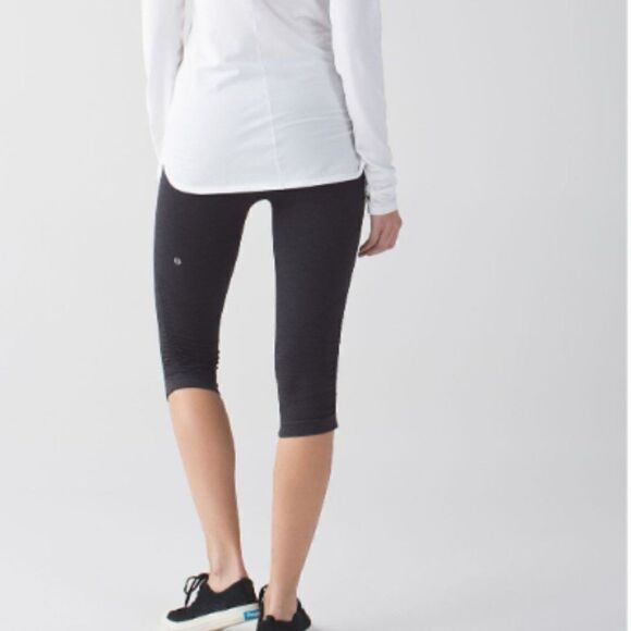 Lululemon In The Flow Crop - Picture 8 of 10